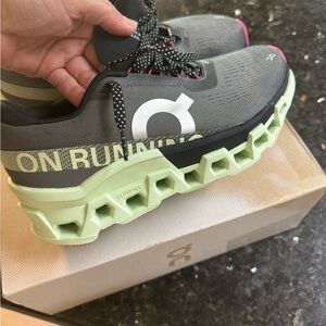 Cloud Monster 2 / On Running Charcoal and Mint Shoes